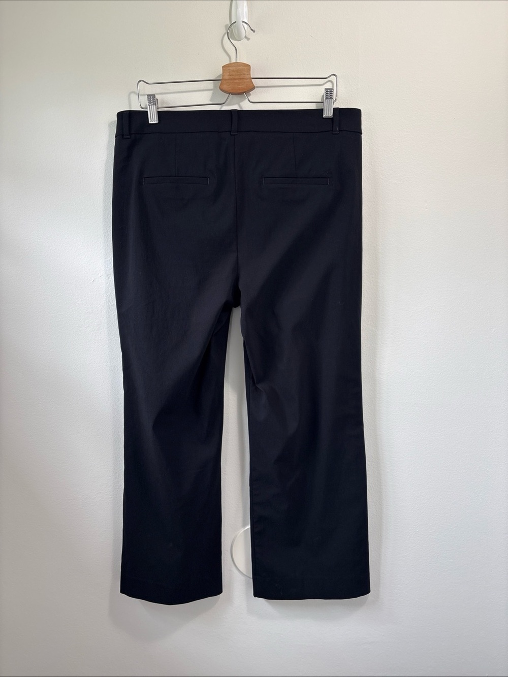 Chicos Emme Cropped Flared Pants Womens 2R US L 12 Black Twill Slim-Stretch - Picture 6 of 14